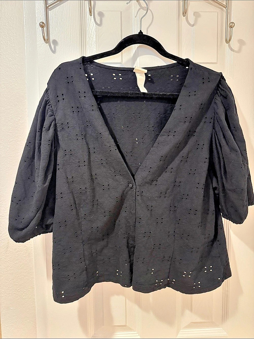 H&M Eyelet Puff Sleeve Blouse in Black XXL